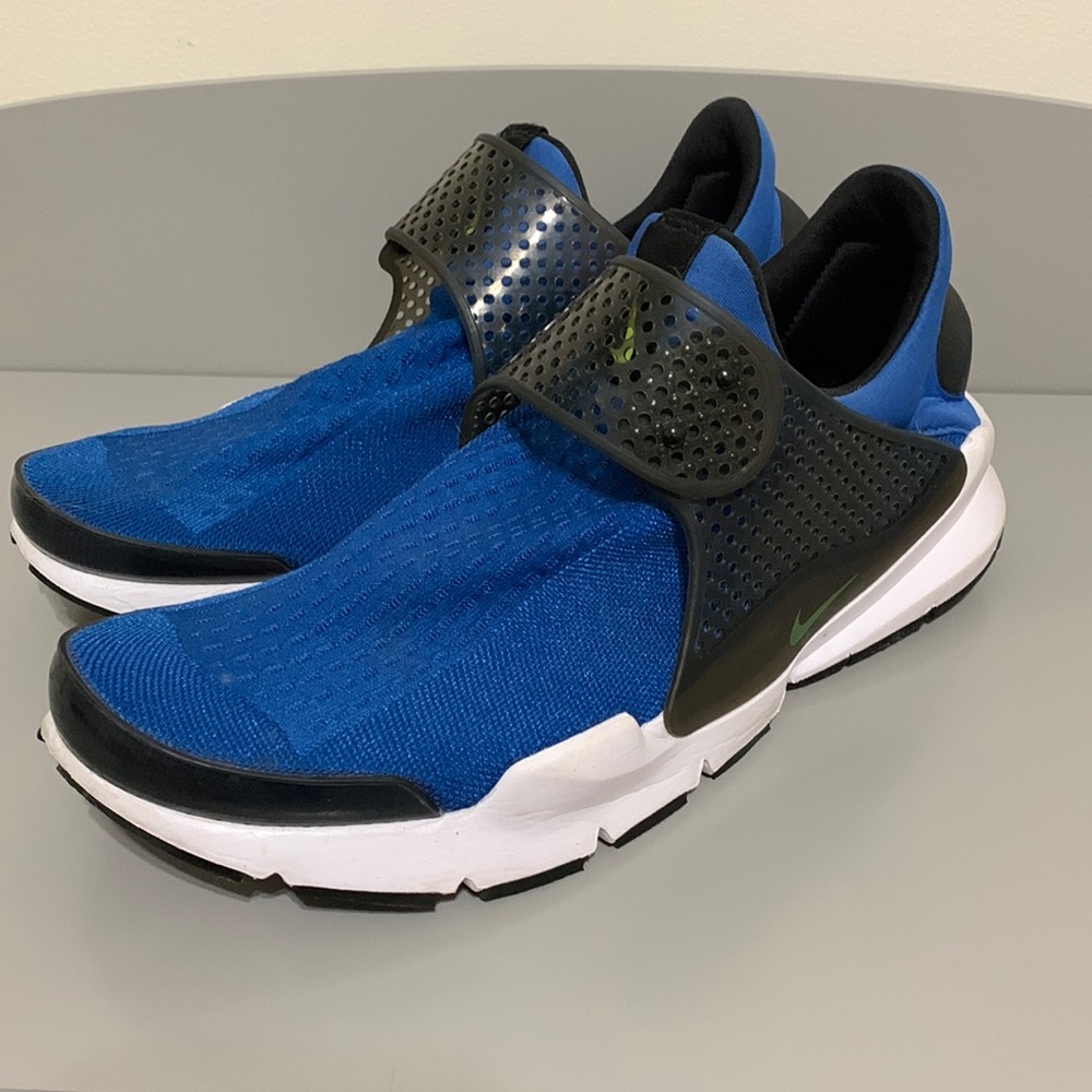 Nike slip on shoes